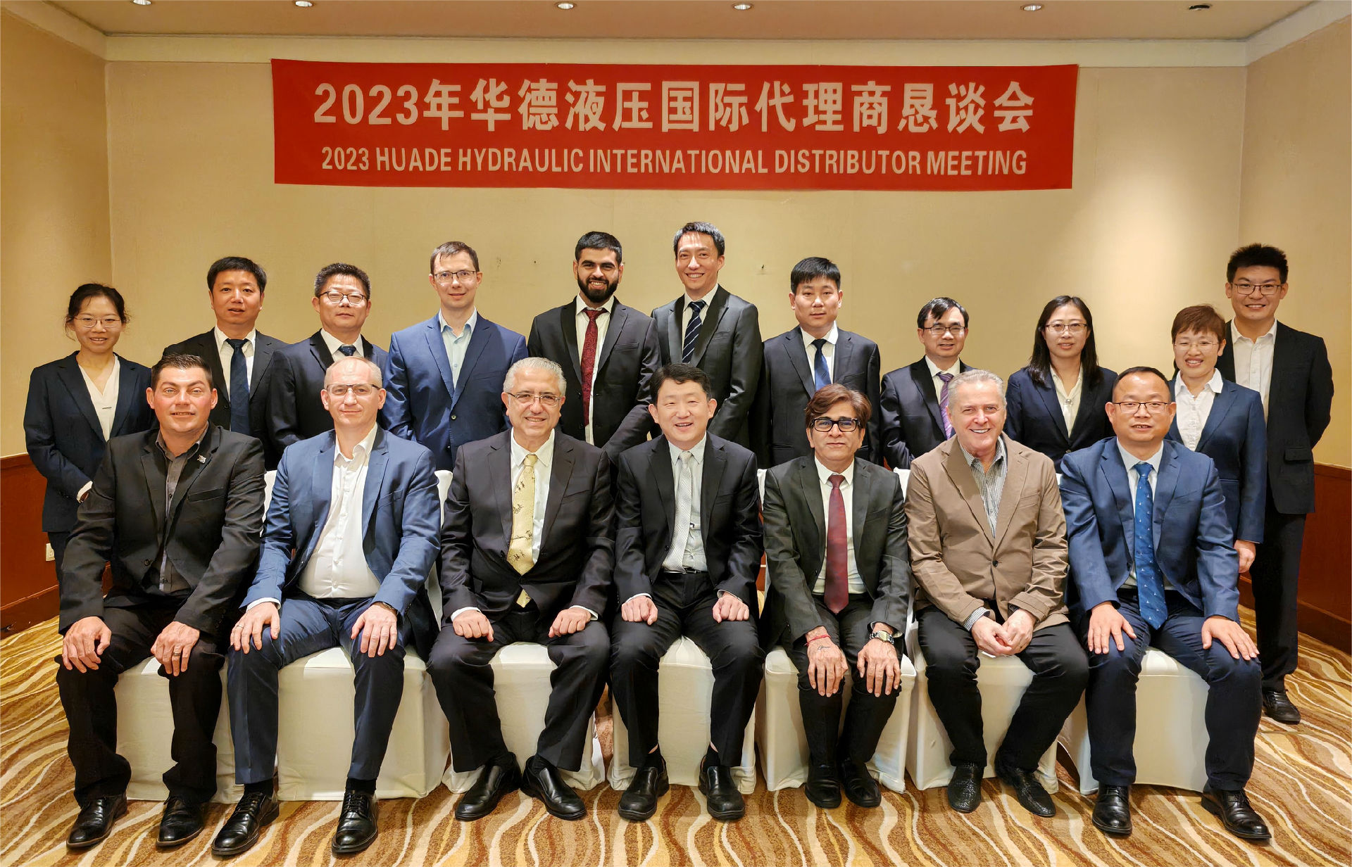 供應(yīng)商合照.jpg 62de731f-2e36-415a-992f-ebdf1bbad03b.jpg